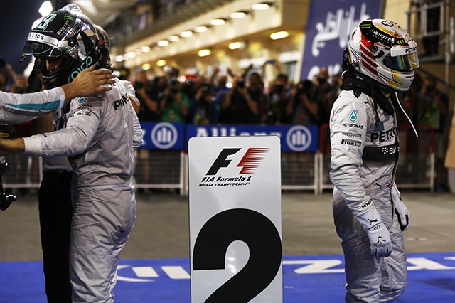Lewis-Hamilton-Nico-Rosberg-Bahrain-2014